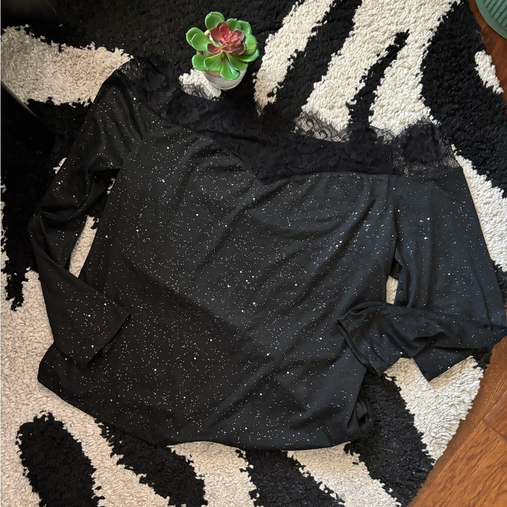 Off Shoulder Stretchy Top W/Lace